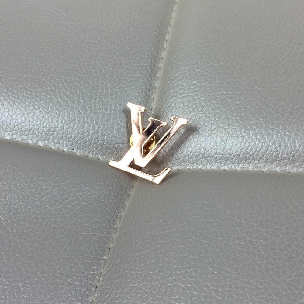 Louis Vuitton rose gold pin counter staff - - Picture 2 of 6